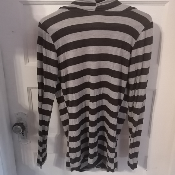 Long Sleeve Blouse - Picture 4 of 4